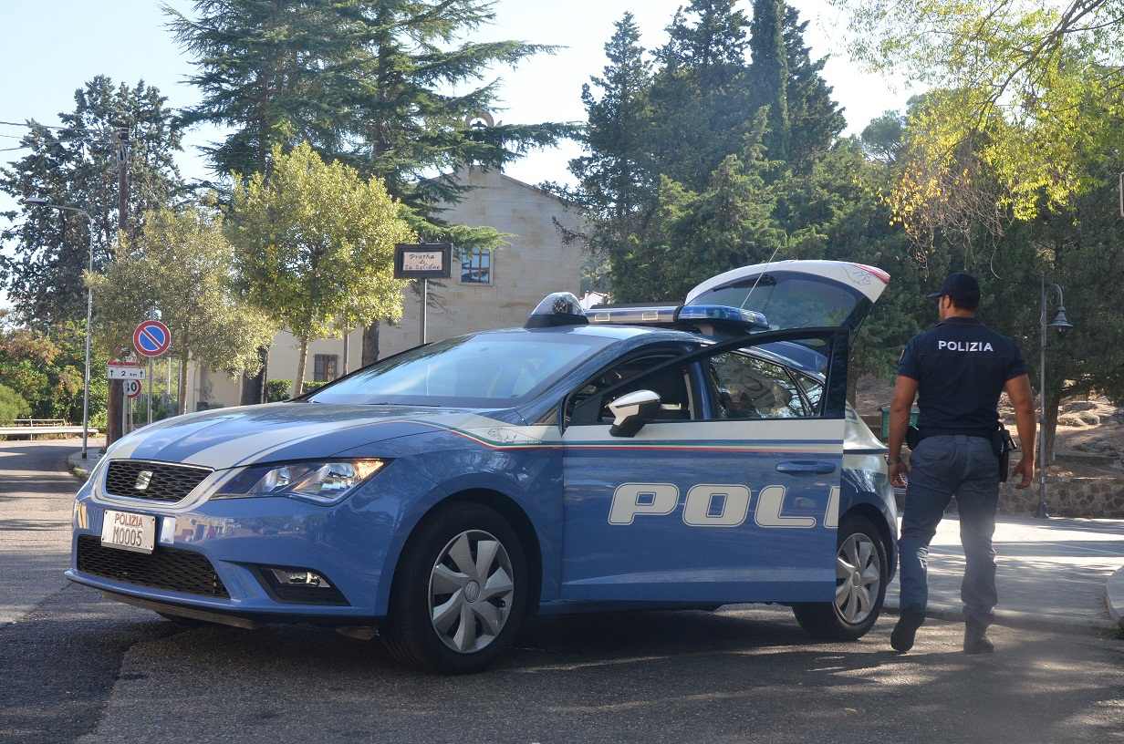 Roma, sedicenne in custodia cautelare per rapina, denunciato a piede libero il complice