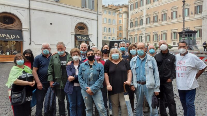 “Equi Diritti”: Il nubifragio non ferma la protesta a Roma. Da tutti i Castelli, Lazio e Campania