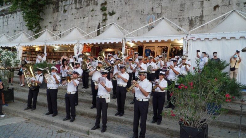 Roma, la banda della Polizia Locale omaggia Ennio Morricone