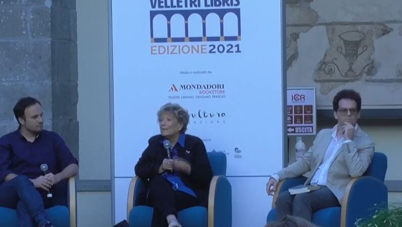 “Velletri Libris”, inaugurazione e subito pienone per Dacia Maraini e Sabina Guzzanti al Chiostro