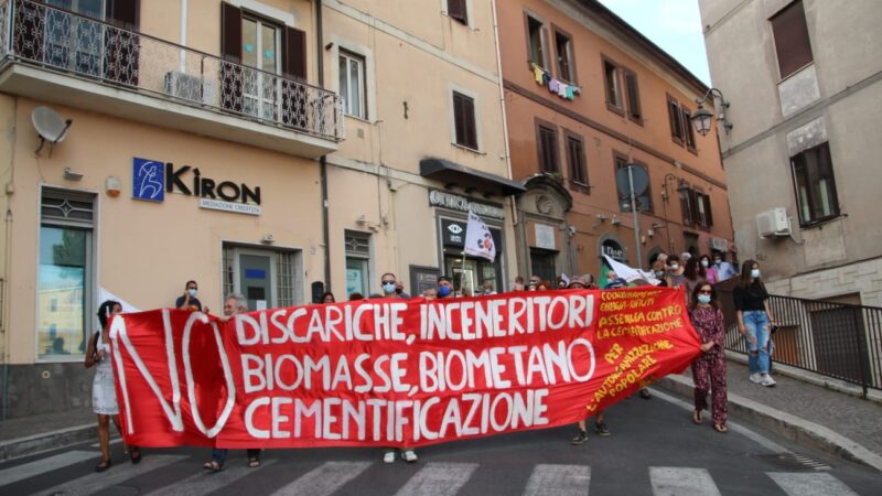 Albano, oltre 300 i presenti alla protesta contro l’inceneritore