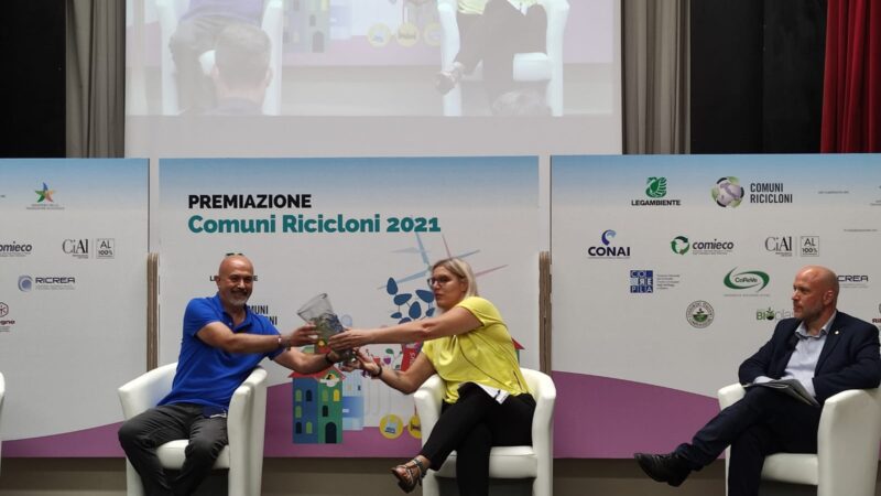 Pomezia, vince il premio Comuni Ricicloni per la migliore raccolta di imballaggi in vetro