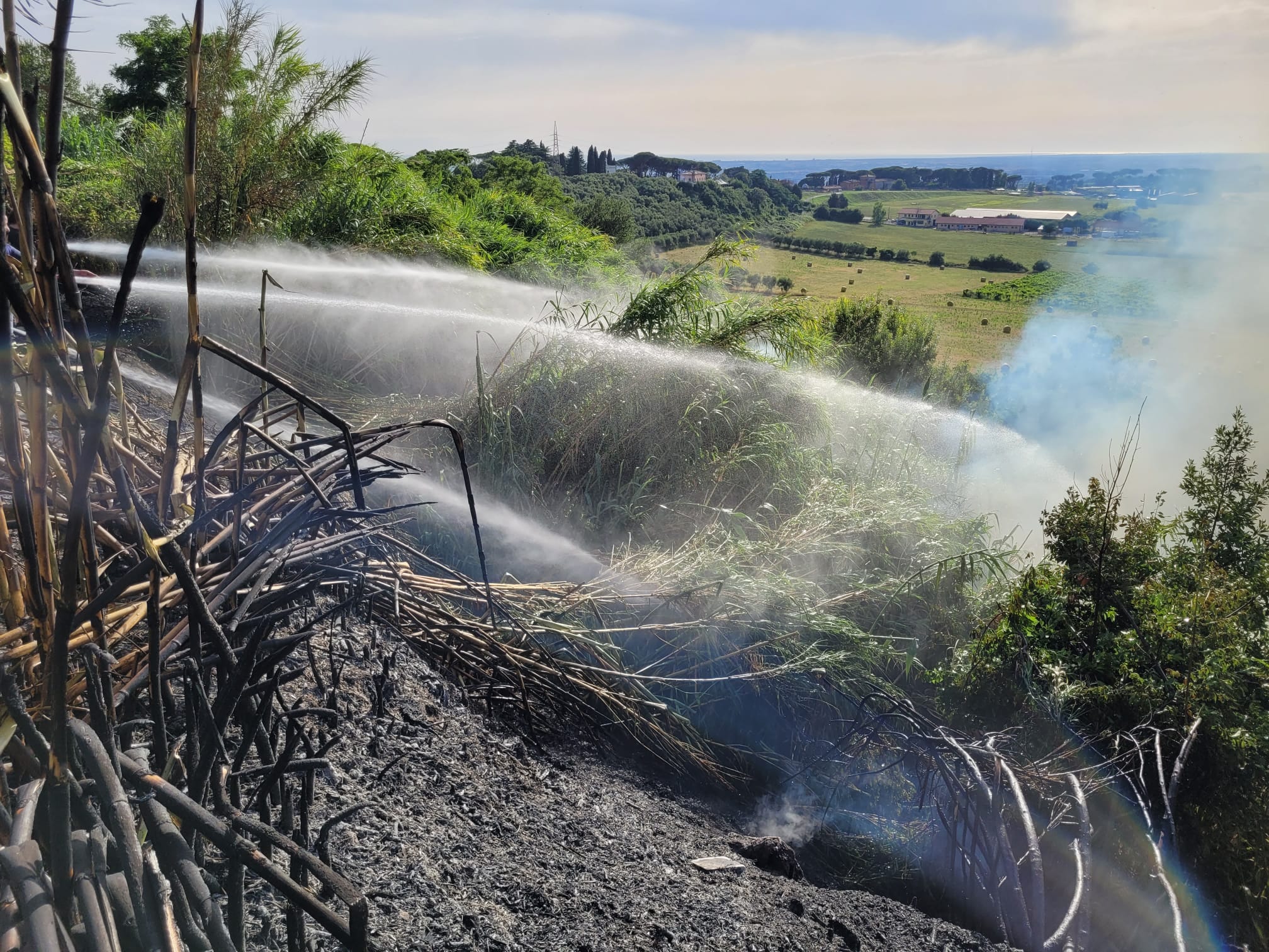 Genzano, concluse le operazioni di spegnimento dell’incendio