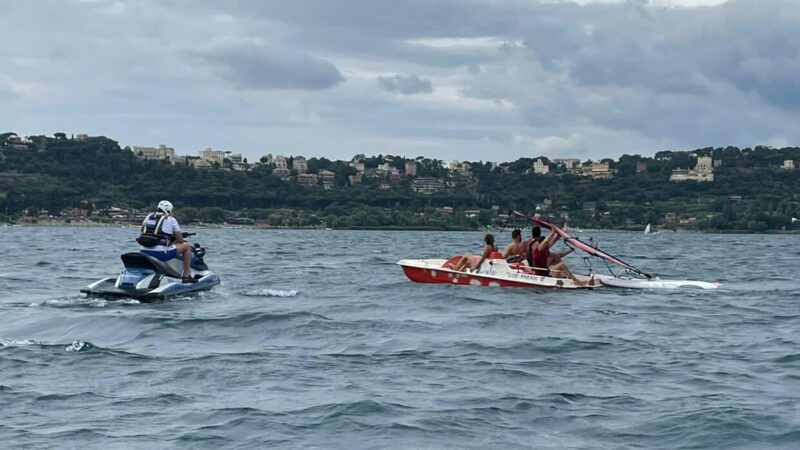 Castel Gandolfo, soccorsi 4 ragazzi al centro del lago dalla Polizia Fluviale