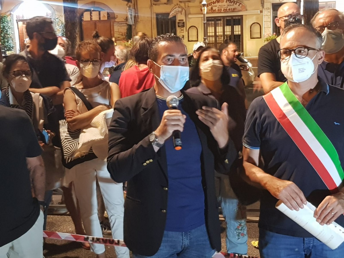 Discarica Albano, l’Associazione Salute Ambiente Albano: “piazza Mazzini è esplosa di folla!”