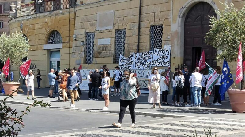 Frascati, protesta dei dipendenti della STS