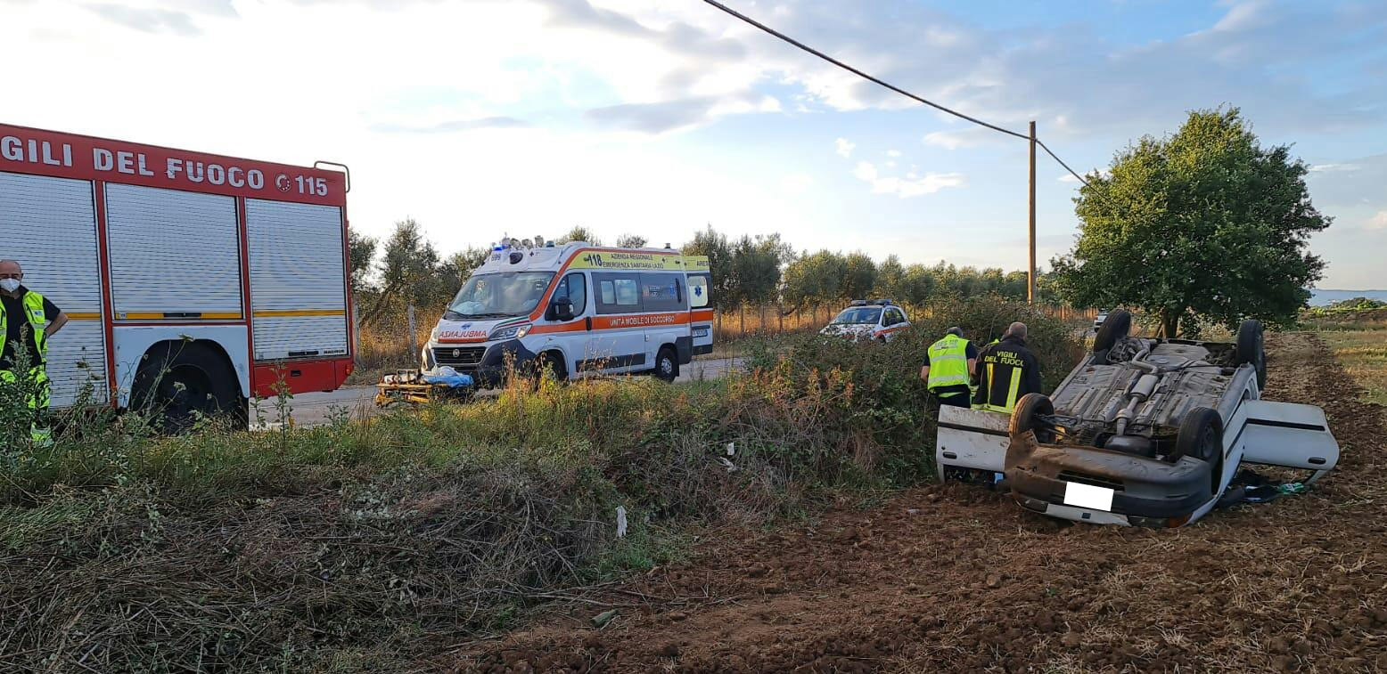 Velletri: incidente mortale, auto finisce in un fosso