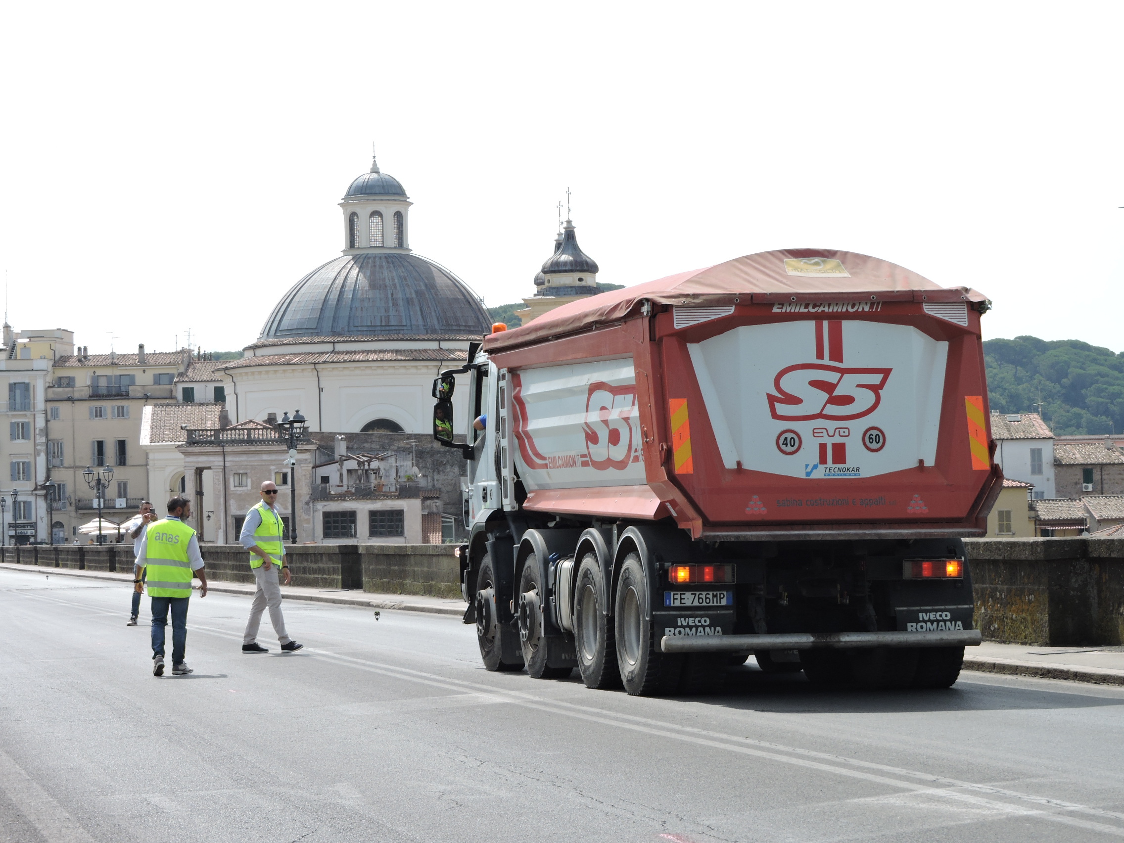 Ariccia, prove di carico sul ponte monumentale: nessun cedimento rilevato