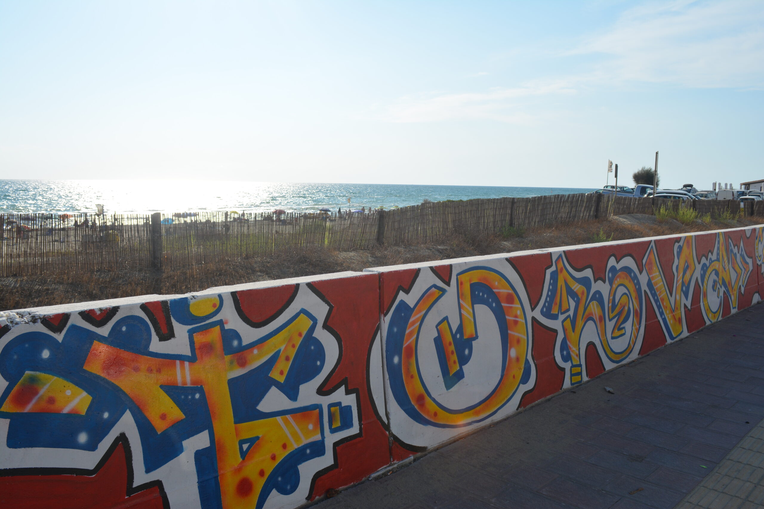 Torvaianica, realizzato sul lungomare delle Meduse un murales lungo 170 metri. Il Sindaco di Pomezia Zuccalà: “Uno slancio verso le opere d’arte del futuro”