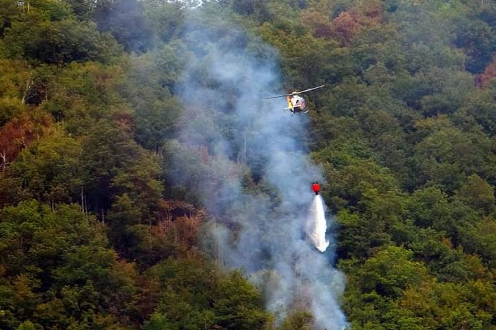 Monte Artemisio, l’incendio non si ferma