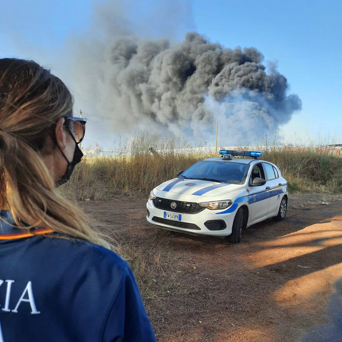 Lunghezza (Roma), pattuglia della Polizia Locale blocca due giovani che avevano appena appiccato un incendio