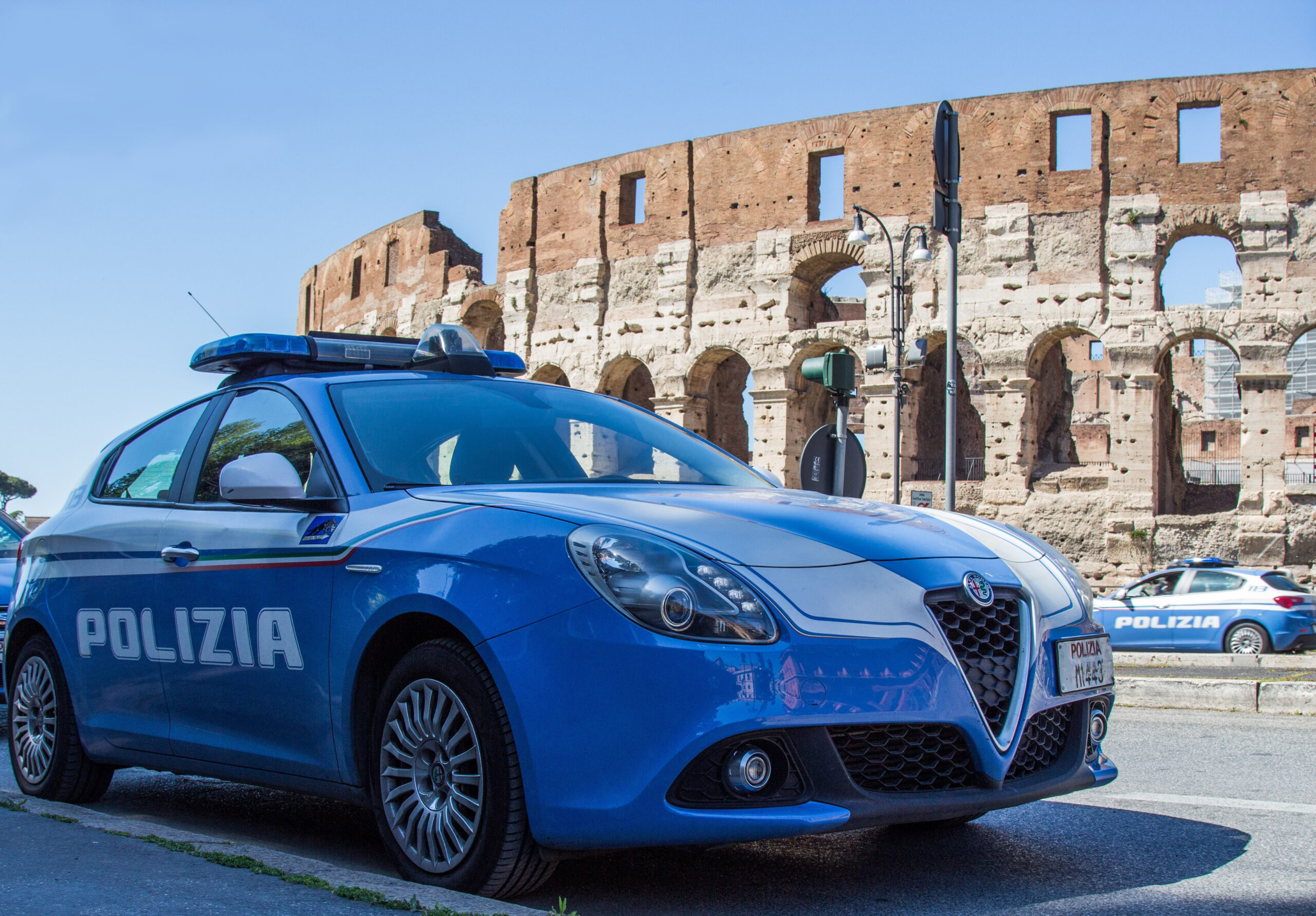 Roma, settimana di controlli presso l’area del Colosseo da parte della Polizia di Stato, arma dei Carabinieri, Guardia di Finanza e Polizia Locale