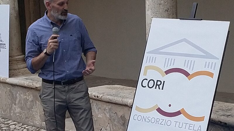 Al via il Consorzio “Vini Doc Cori”, presentati logo e proposte al chiostro di Sant’Oliva.