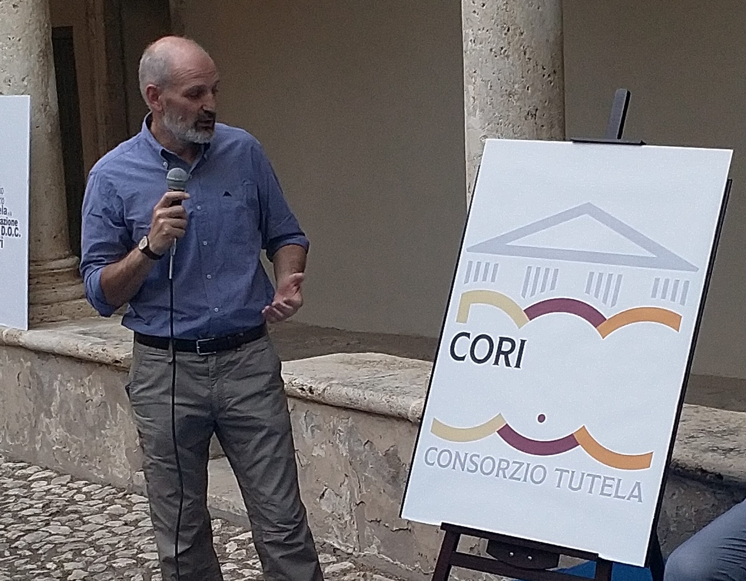 Al via il Consorzio “Vini Doc Cori”, presentati logo e proposte al chiostro di Sant’Oliva.