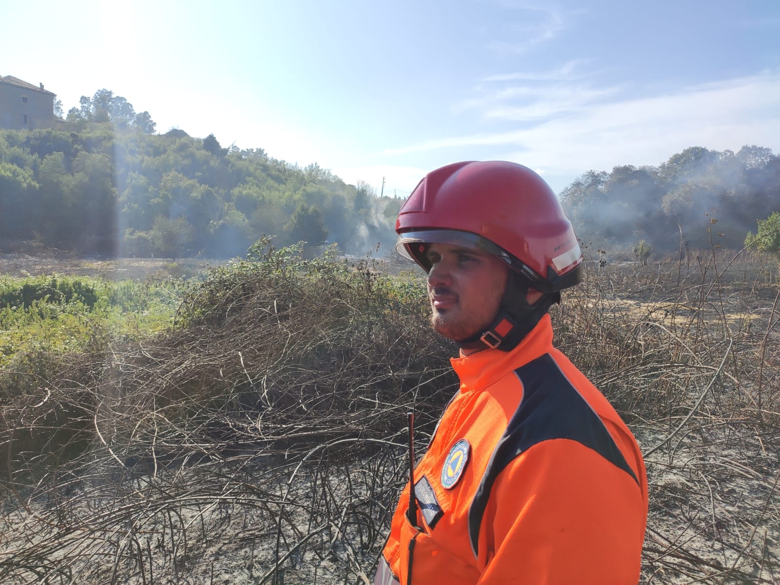 Domato un incendio ad Ardea, grazie all’aiuto della Protezione Civile di Genzano e ai Vigili del Fuoco di Nemi