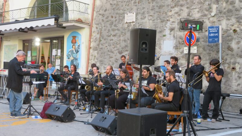 Artena, la Scuola Popolare di Musica di Testaccio presenta il concerto dell’ Orchestra Giovanine di Jazz