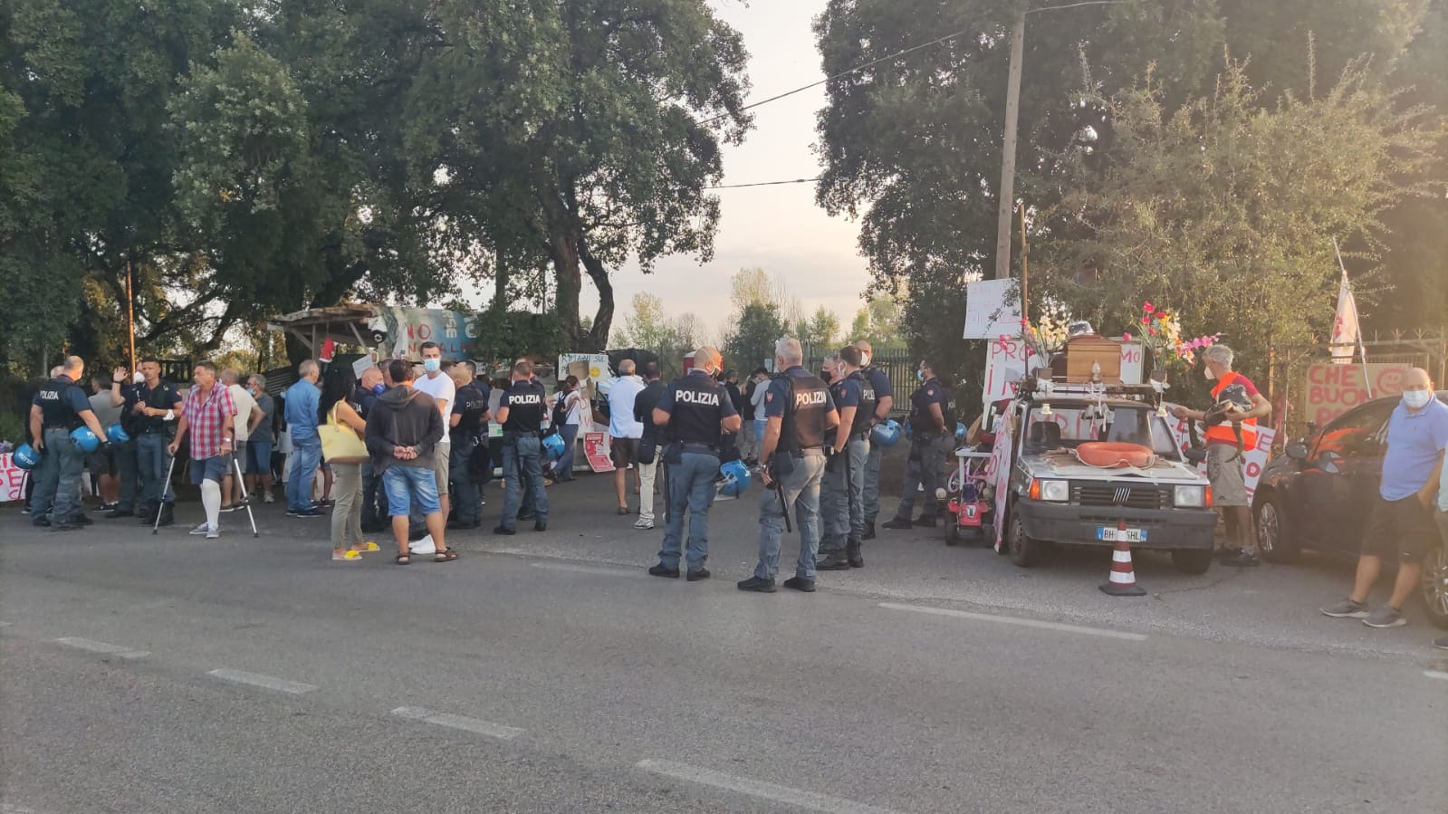 Discarica Roncigliano, da oggi divieto per i manifestanti di bloccare i camion e la strada