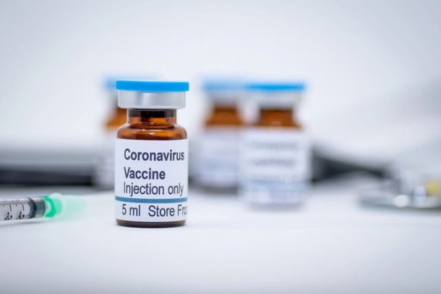 Covid, anche a Ferragosto vaccinazione straordinaria per persone fragili e per over 12