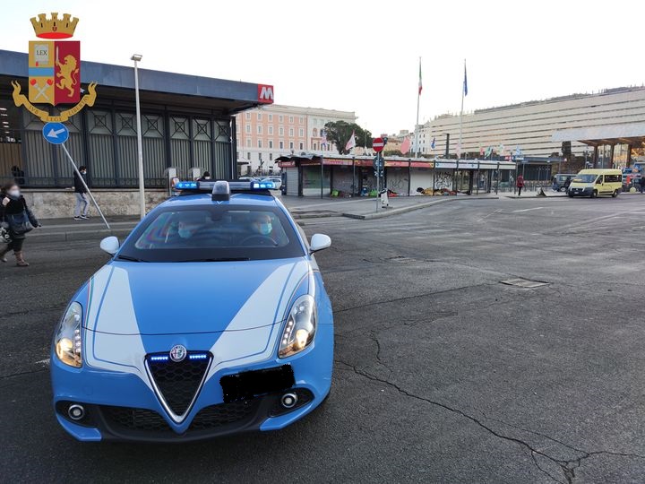 Roma, resta alta l’attenzione delle forze dell’ordine nell’area della Stazione Termini:  una tentata rapina è stata sventata