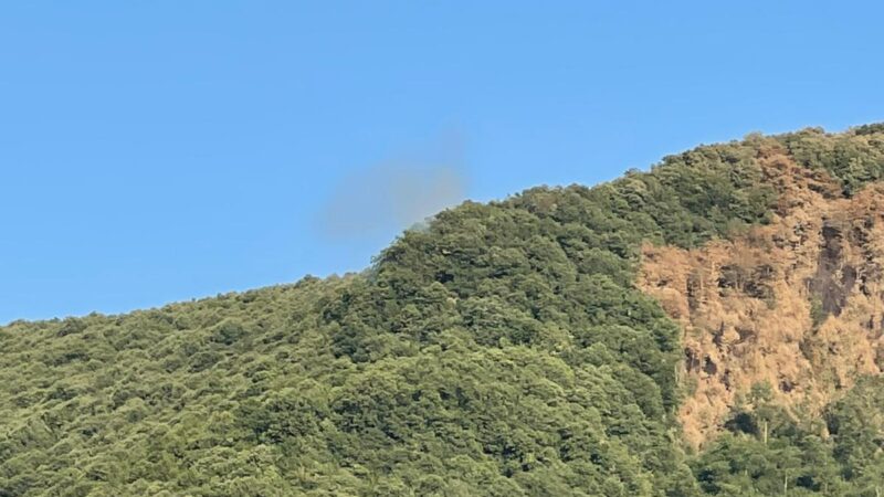 Velletri, riprende a bruciare nel pomeriggio la vetta del Monte Artemisio