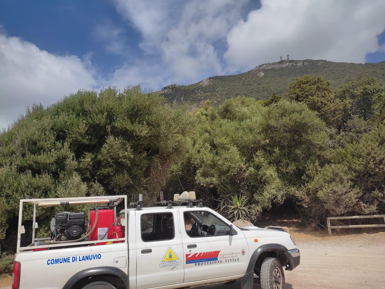 Velletri, devastante incendio nei campi di contrada Lazzaria. Al lavoro da molte ore mezzi e operatori antincendio