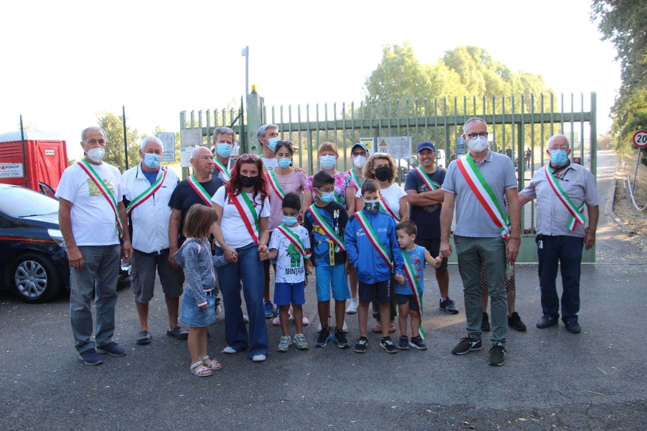 Albano, cittadini e associazioni in presidio contro la riapertura della discarica di Roncigliano