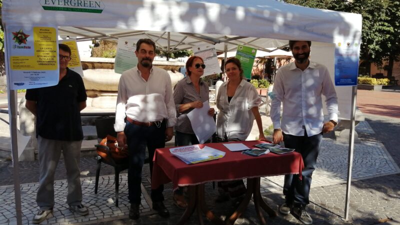 Grottaferrata, #FareRete scende in piazza per incontrare i cittadini e le cittadine