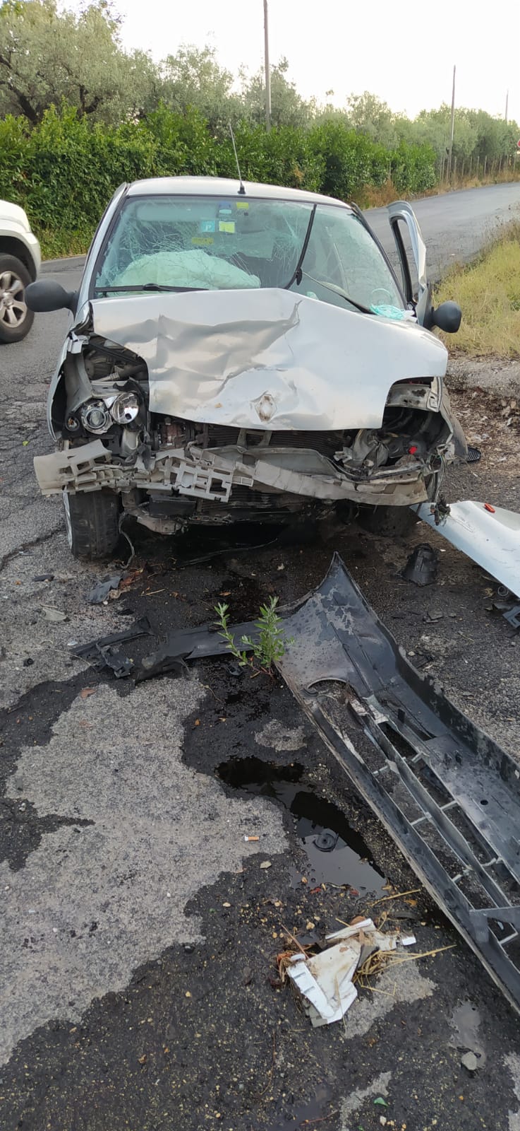 Genzano, uomo perde il controllo dell’auto, trasportato in elisoccorso in ospedale