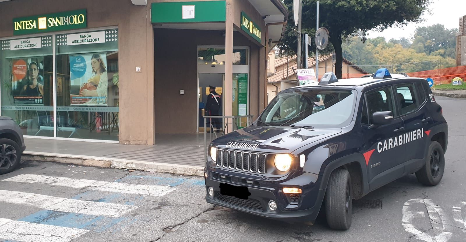 Valmontone, tenta una truffa in banca con un documento falso, ma viene smascherato dal cassiere e arrestato dai carabinieri.