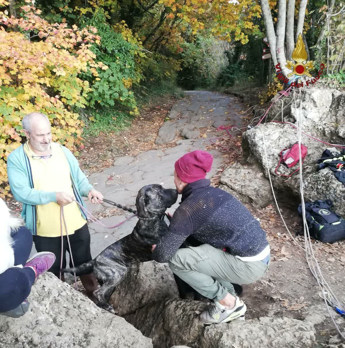 Rocca di Papa, un uomo con cane cadono in un dirupo: soccorsi dai vigili del fuoco