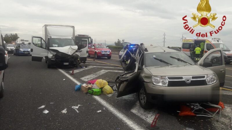 Guidonia, grave incidente su Autostrada A1 al km 562: 4 feriti di cui uno grave