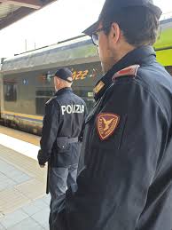 Nettuno. La Polfer arresta due minori per rapina sul treno Roma-Nettuno