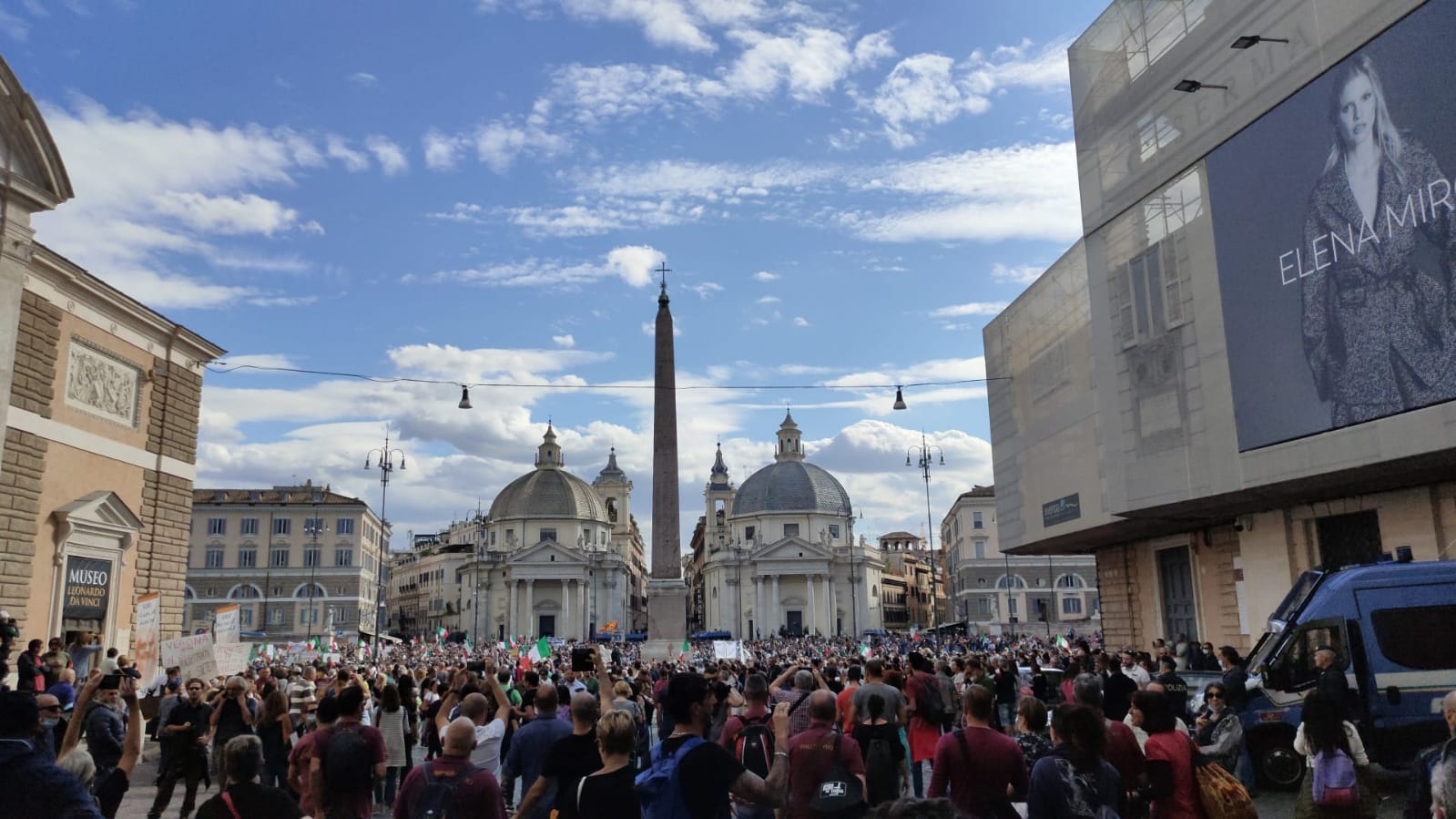 Roma, manifestazione no green pass: arrestate 12 persone, fra cui i leader di Forza Nuova