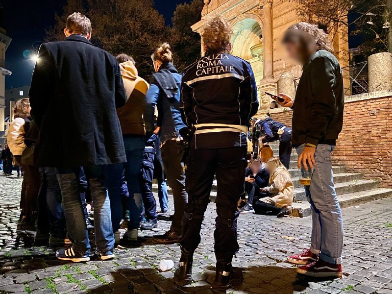 Roma, denunciato il gestore di un locale a Testaccio: violate norme sulla pubblica sicurezza e a tutela della salute collettiva. Chiuse temporaneamente alcune piazze per assembramenti