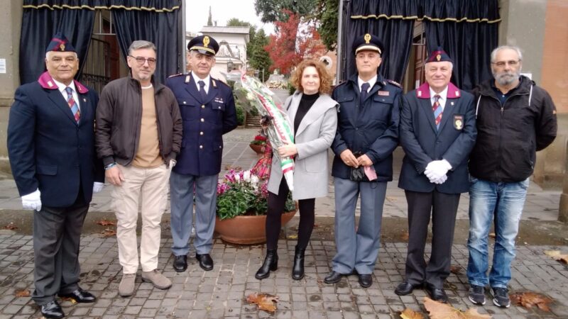 Velletri, grande emozione al cimitero alla deposizione dei fiori sulla tomba di Matteo Demenego