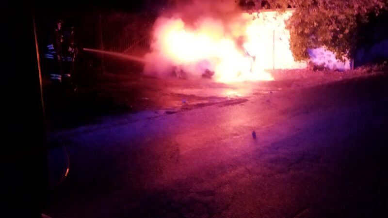 Genzano, incendio doloso distrugge automobile nel cuore della  notte