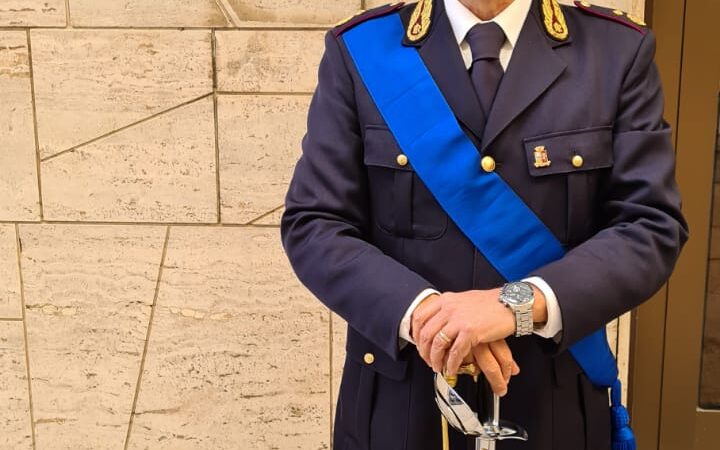 Velletri, grande emozione per il congedo del commissario capo Paolo Colasanti al commissariato di polizia