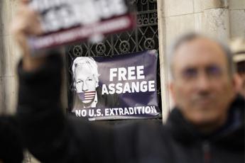 Assange, tre ipotesi per una possibile soluzione futura: l’analisi