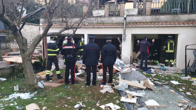 Rocca di papa, esplode villetta in prima mattinata, grave una signora anziana