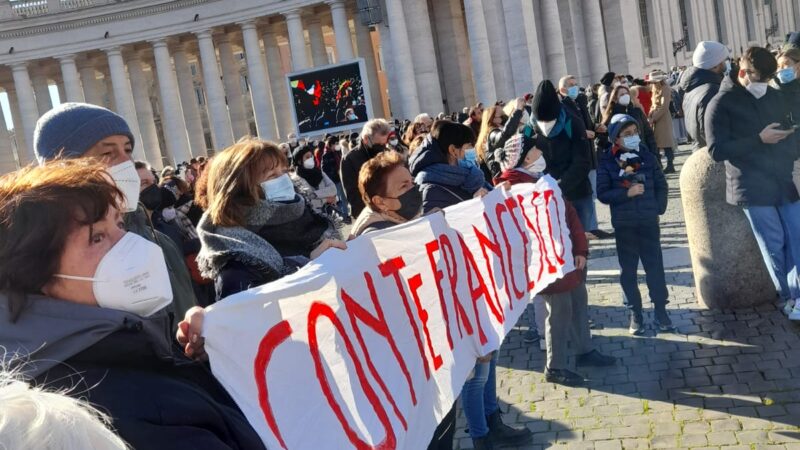 Roma, i residenti della zona della discarica oggi a piazza San Pietro sono stati menzionati dal Papa