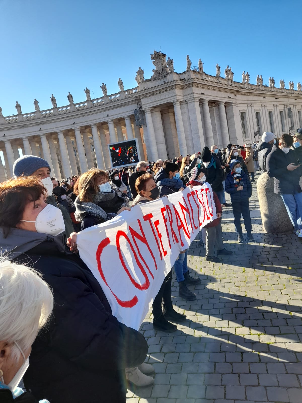 Roma, i residenti della zona della discarica oggi a piazza San Pietro sono stati menzionati dal Papa