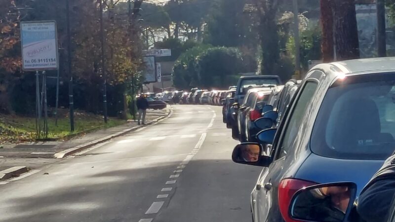 Genzano, segnalazioni da centinaia di residenti e automobilisti per il completo blocco di via Achille Grandi