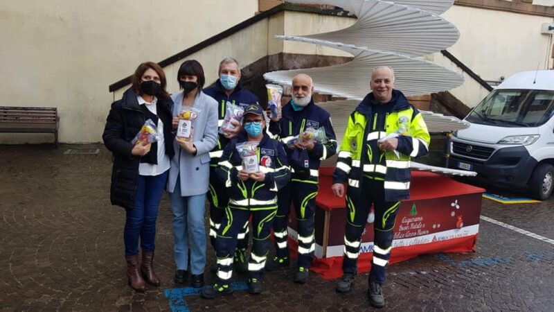 Donati 25 pacchi al comune di Zagarolo destinati alle famiglie più bisognose e 100 minikit per i volontari della protezione civile