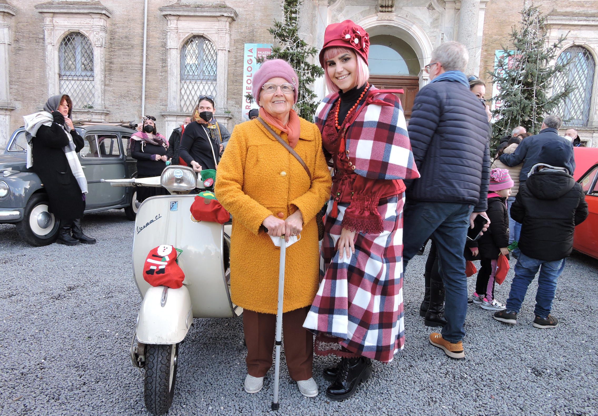 Genzano, a Palazzo Cesarini grande festa con “La Befana Moderna”, ideata da una sarta 94enne