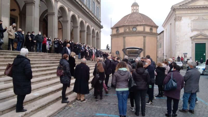 Velletri, arrivato il feretro di Romina Trenta al Comune