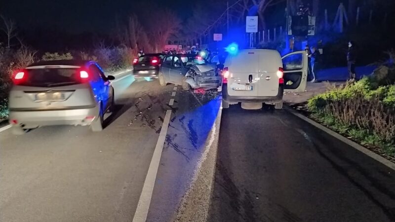 Genzano, due incidenti tra ieri e oggi: una ragazza si è scontrata con la macchina con un operaio di Velletri e una signora presa da un’auto in retromarcia