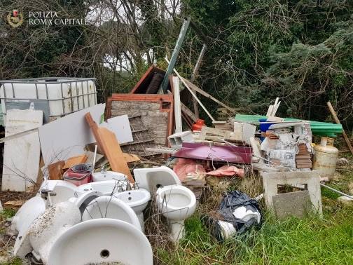 Roma, sequestrata discarica abusiva nel quartiere La Rustica