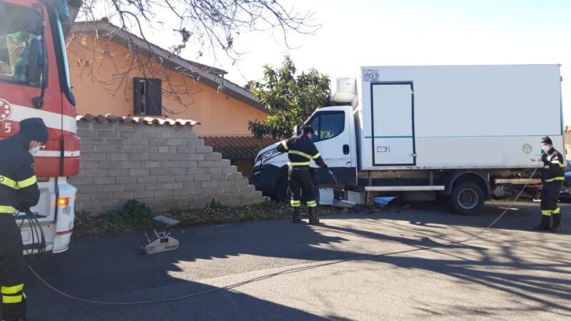 Velletri, ancora scossi i residenti dopo l’incidente di ieri. Chiedono di moderare la velocità