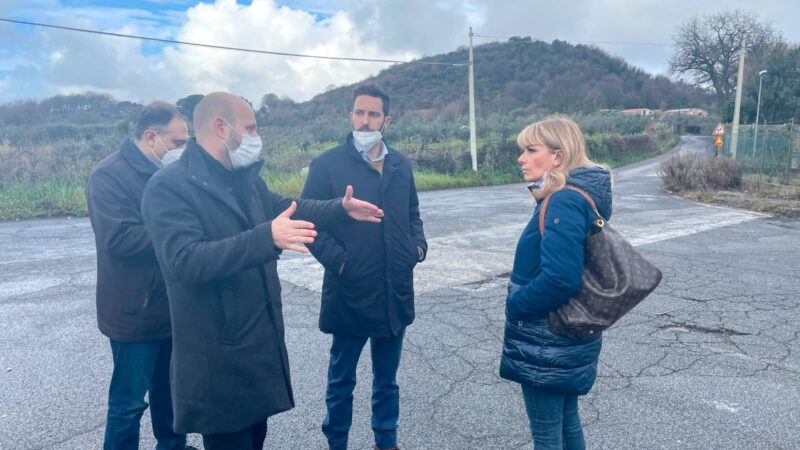 Genzano, terminati i primi lavori sulla S.P. 99/b Castellaccio Carano, Chioccia: “nei prossimi giorni partiranno i lavori inerenti il secondo stralcio”.￼