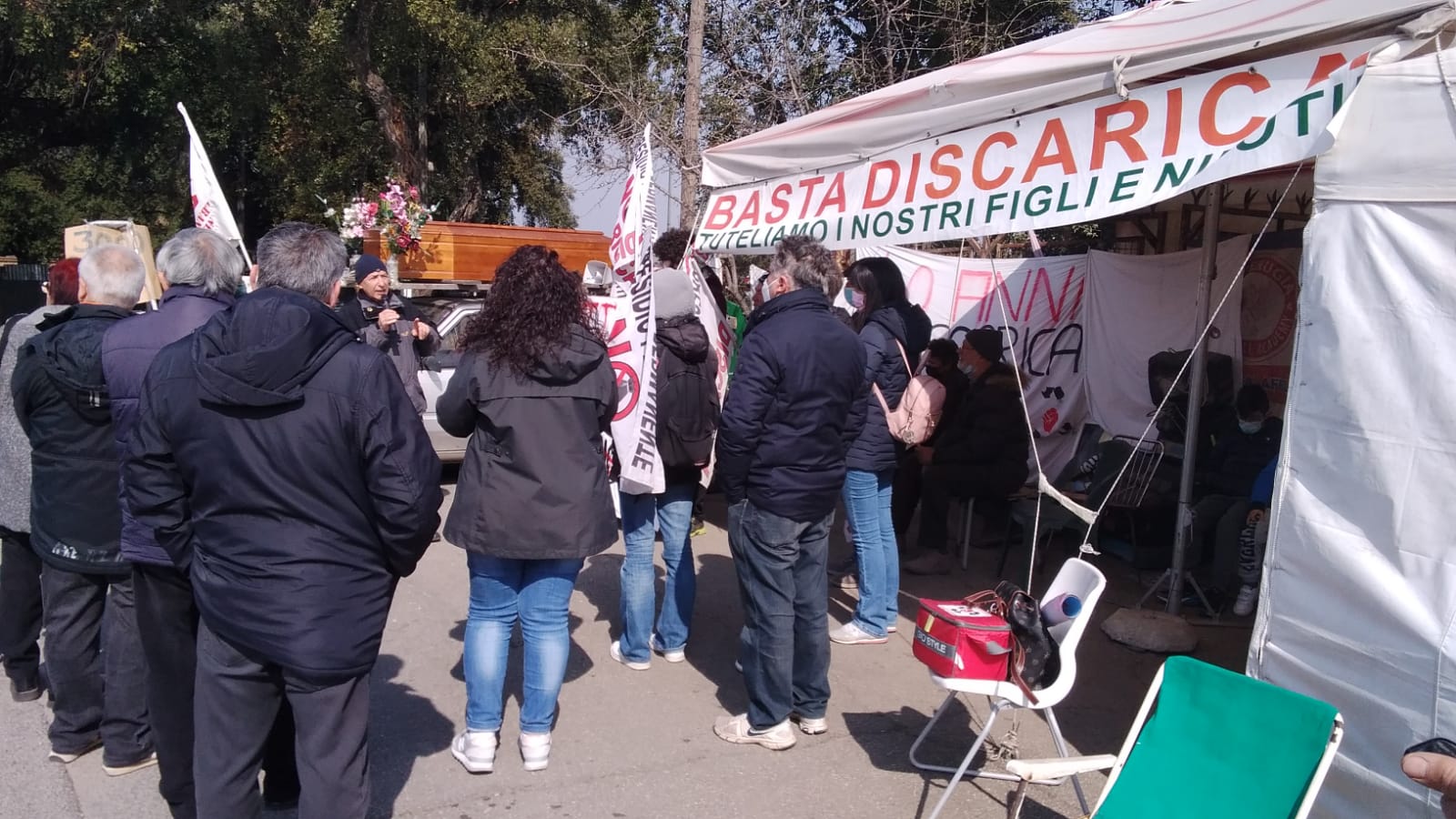 Albano, manifestazione  dei No Inc e Presidio Permanente molto partecipata davanti alla discarica